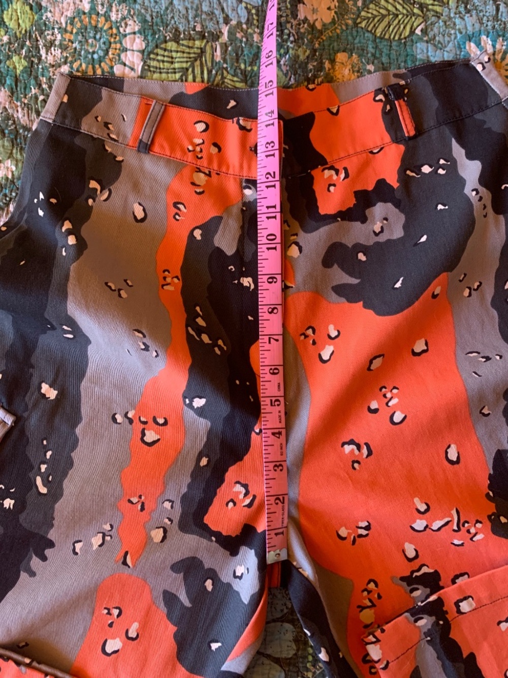 Size 8 Cargo Pants, Wide Leg, High Waist, Super Baggy, Orange and Black Camo - Picture 12 of 12